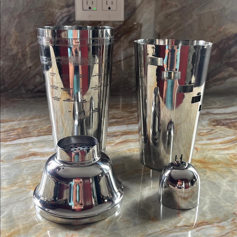 Pottery Barn Dial-a-Drink Cocktail Shaker 15 Recipes Stainless Steel 32 FL OZ - Picture 2 of 9
